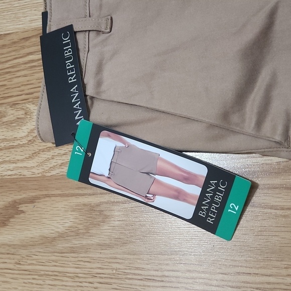 Banana Republic Ladies' Chino Short size 12 - Picture 9 of 10